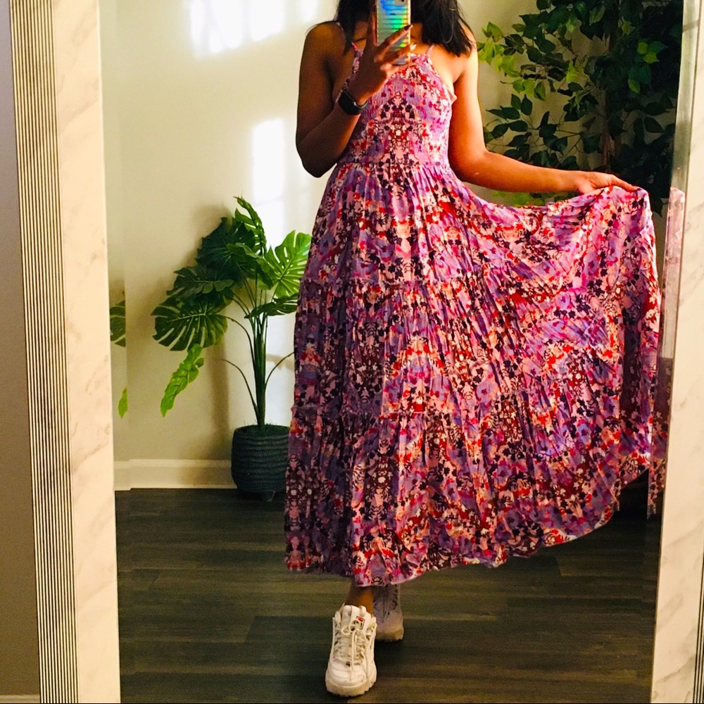 Designed floral day dream midi dress size small